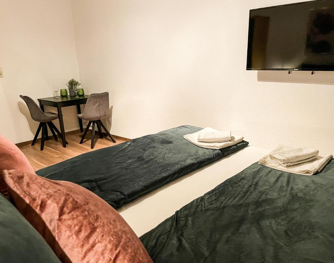 Apartment Fuer 3 Gaeste Kostenlose Parkplaetze Und Lift Hanovra Exterior foto